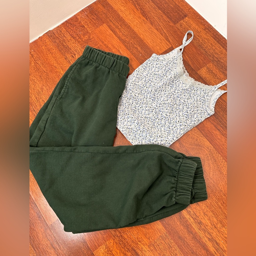 Brandy Melville Green Jogger Track Pants and floral cami set - Picture 11 of 11